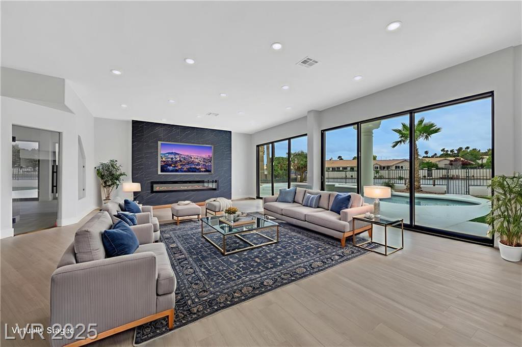 Property Photo: 2589 Sun Reef Road NV 89128