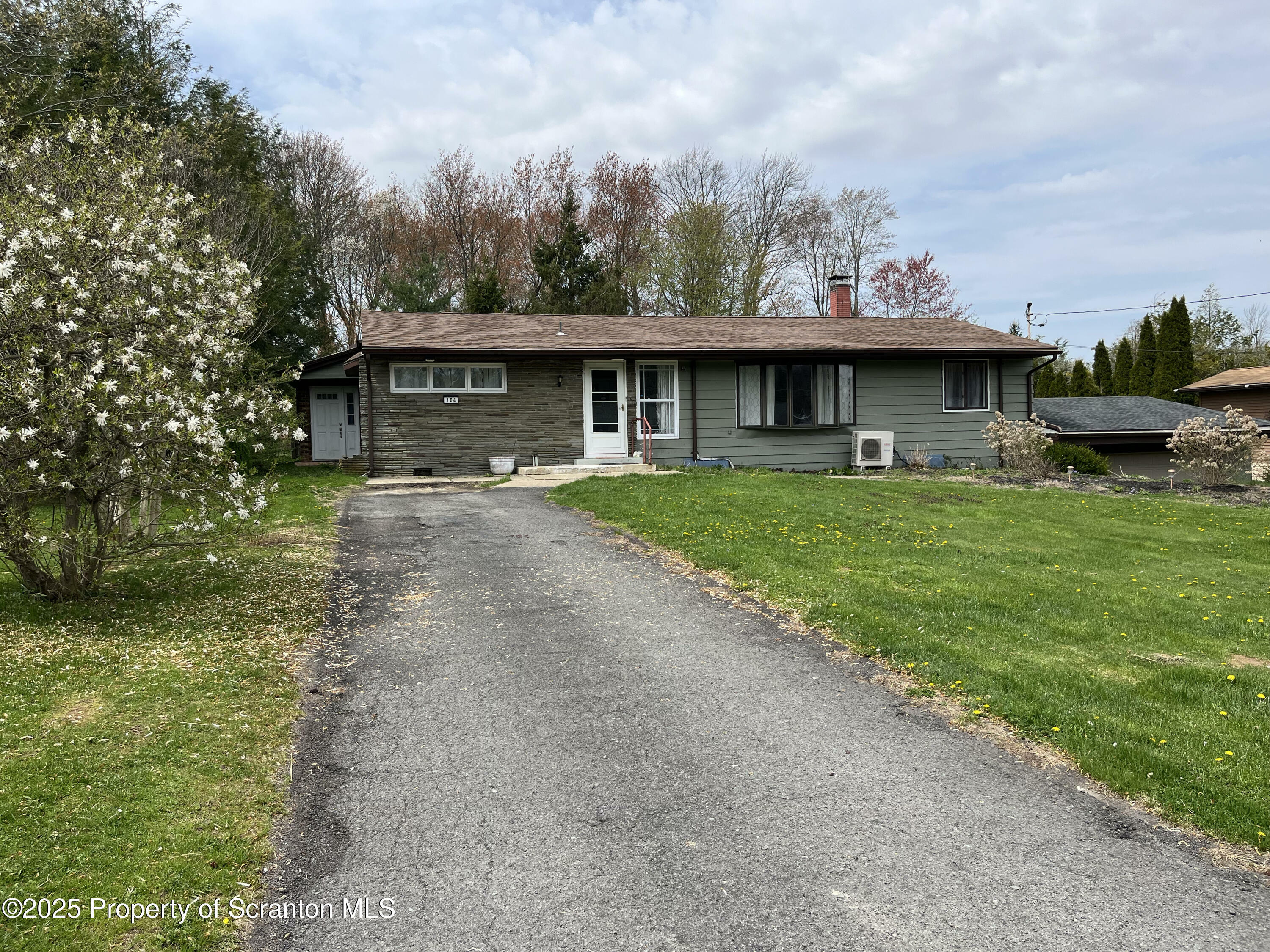 Property Photo: 104 Shady Drive PA 18444