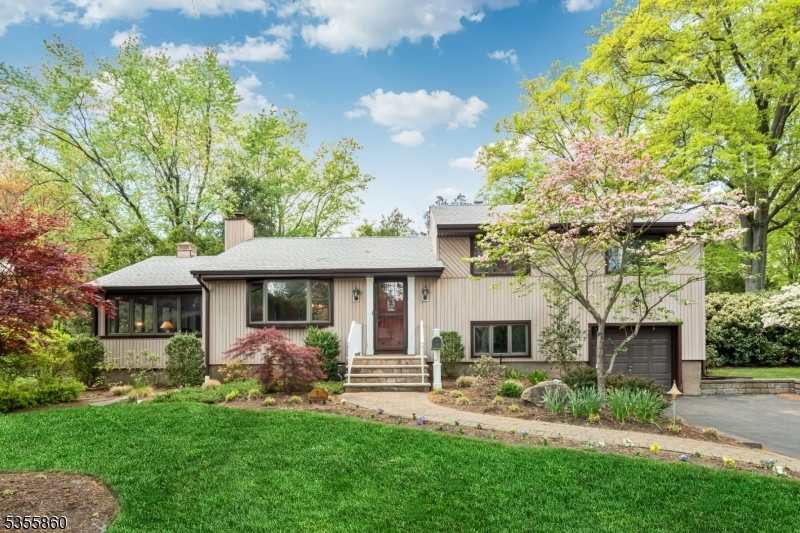 Property Photo: 7 Chestnut Pl NJ 07423