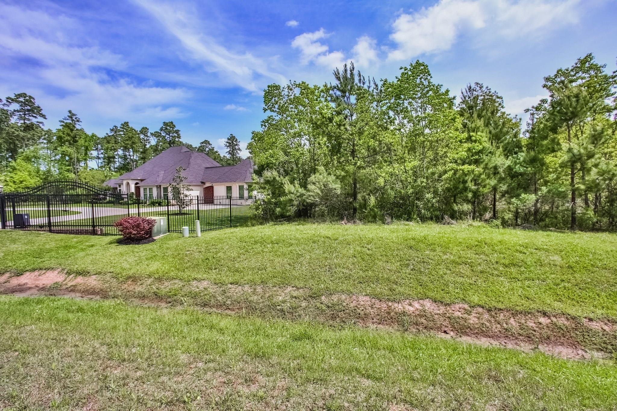 Property Photo: 27588 S Lazy Meadow Way TX 77386