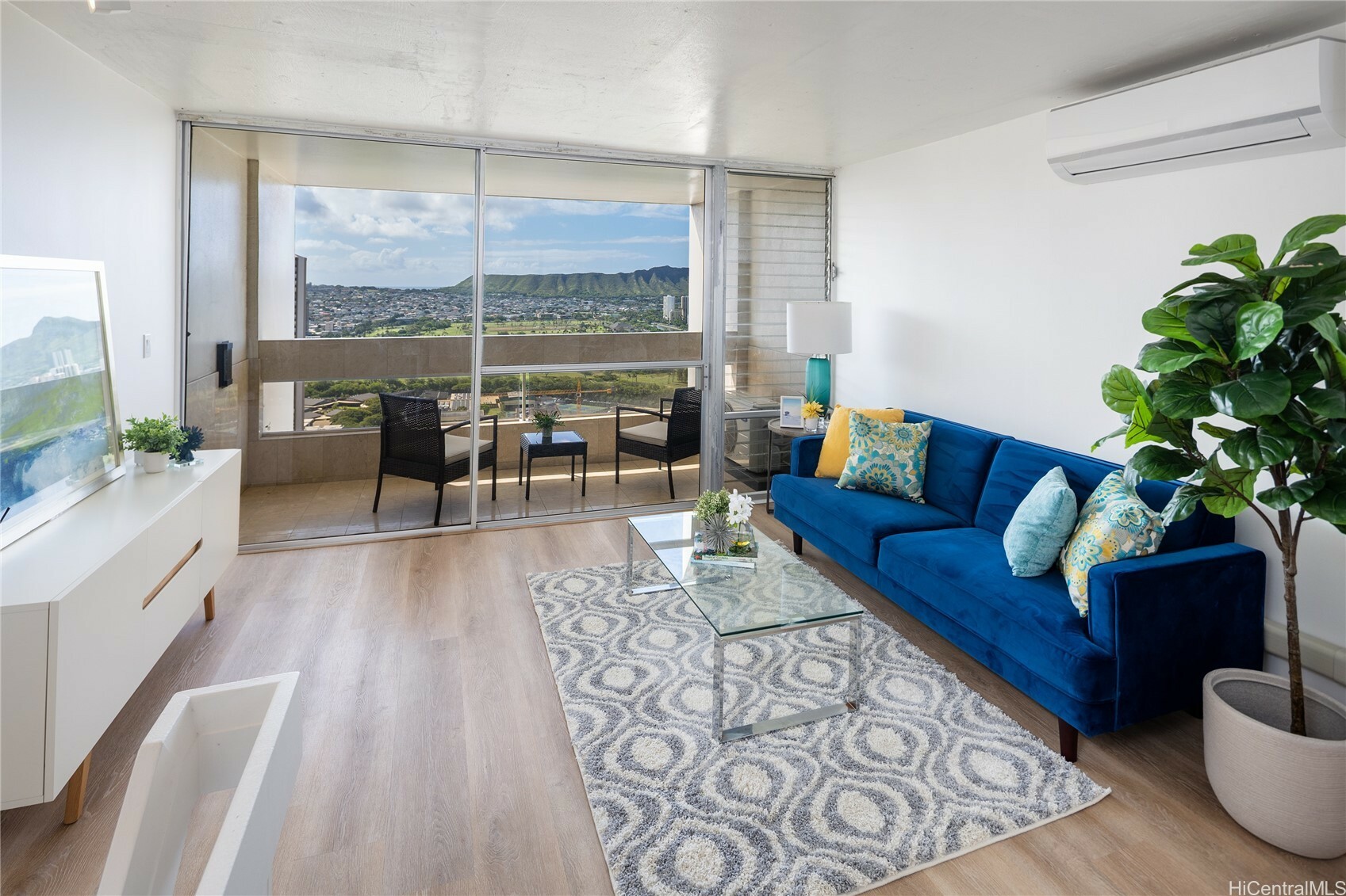 Property Photo: 555 University Avenue 3707 HI 96826