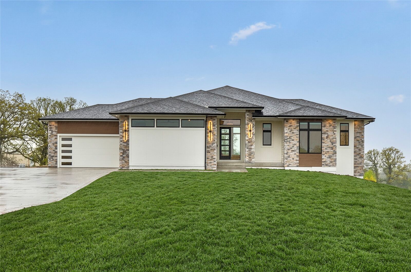 Property Photo: 26876 Acorn Ridge Drive IA 50003