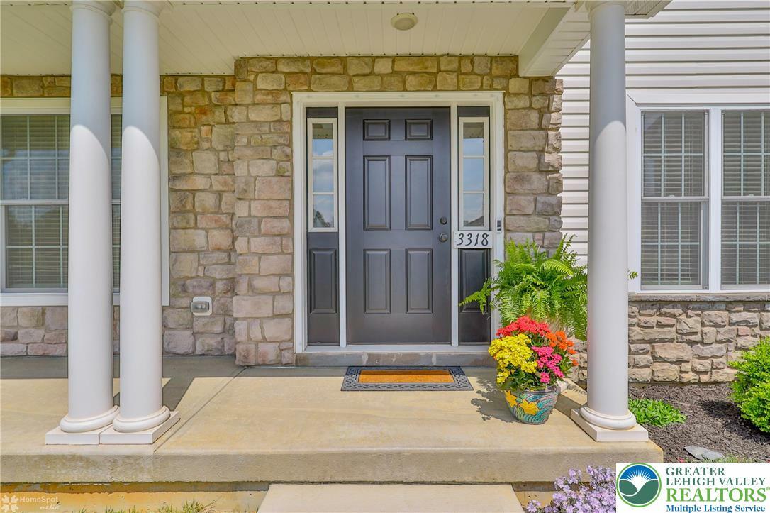 Property Photo: 3318 Highland Drive PA 18045