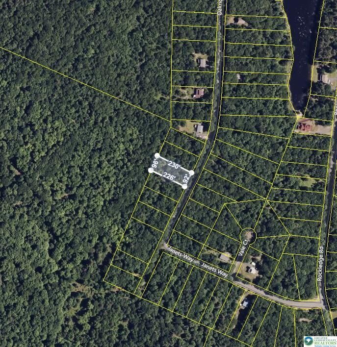 Property Photo: 179 Oakridge Drive PA 18328
