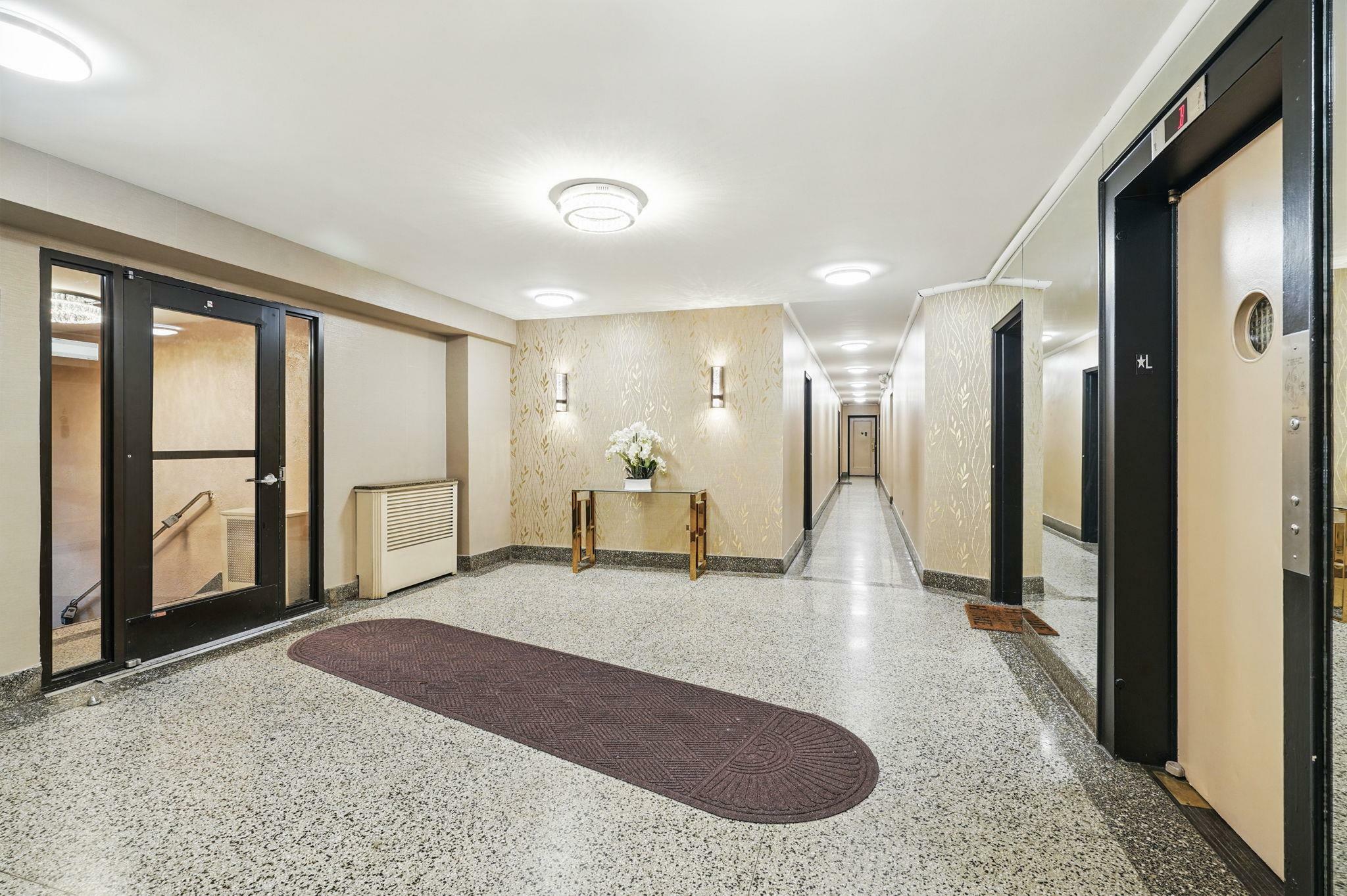 Property Photo: 3555 Kings College Place 1H NY 10467