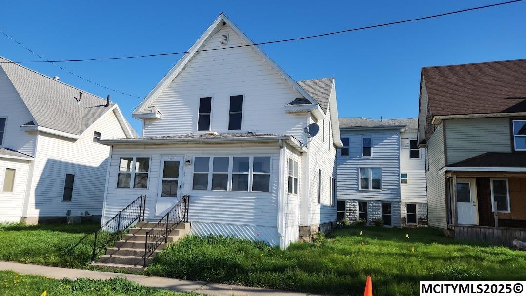 Property Photo: 210 1st SW IA 50401
