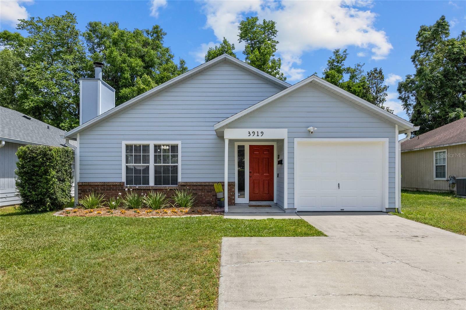Property Photo: 3919 SW 28th Terrace FL 32608