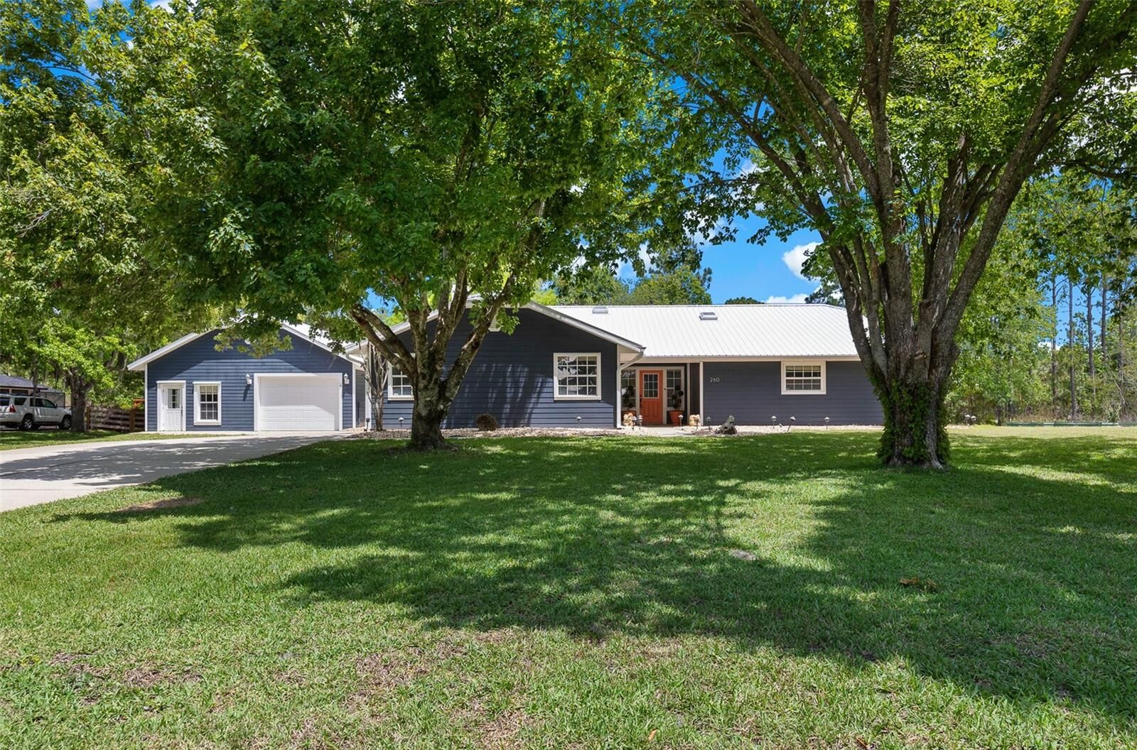 Property Photo:  260 Country Circle Drive W  FL 32128 