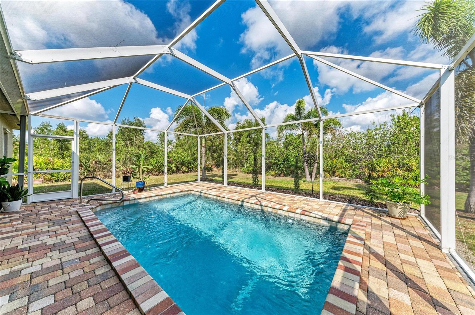 Property Photo: 9211 Koma Street FL 33981