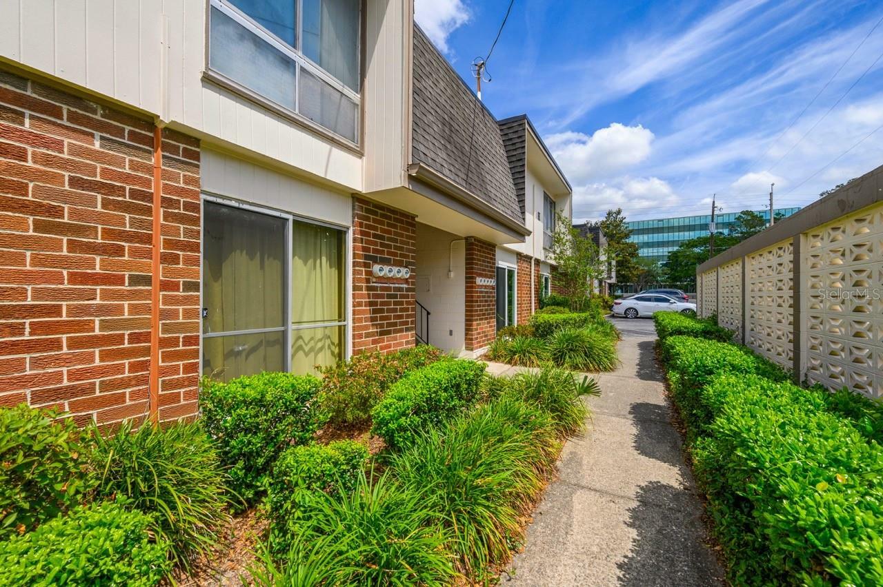Property Photo:  1700 SW 16th Court H23  FL 32608 