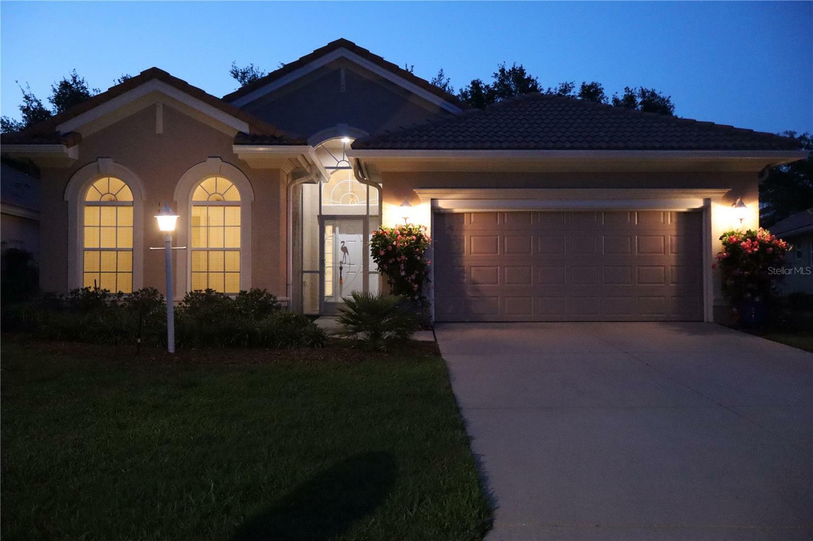 Property Photo: 1725 N Shadowview Path FL 34442