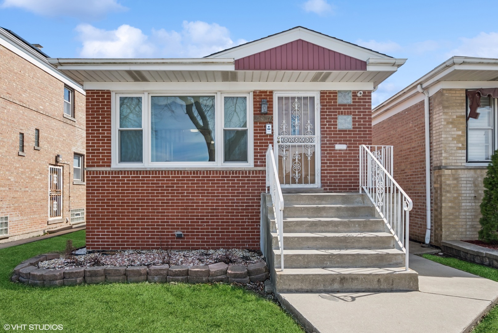 Property Photo: 9907 S Union Avenue IL 60628
