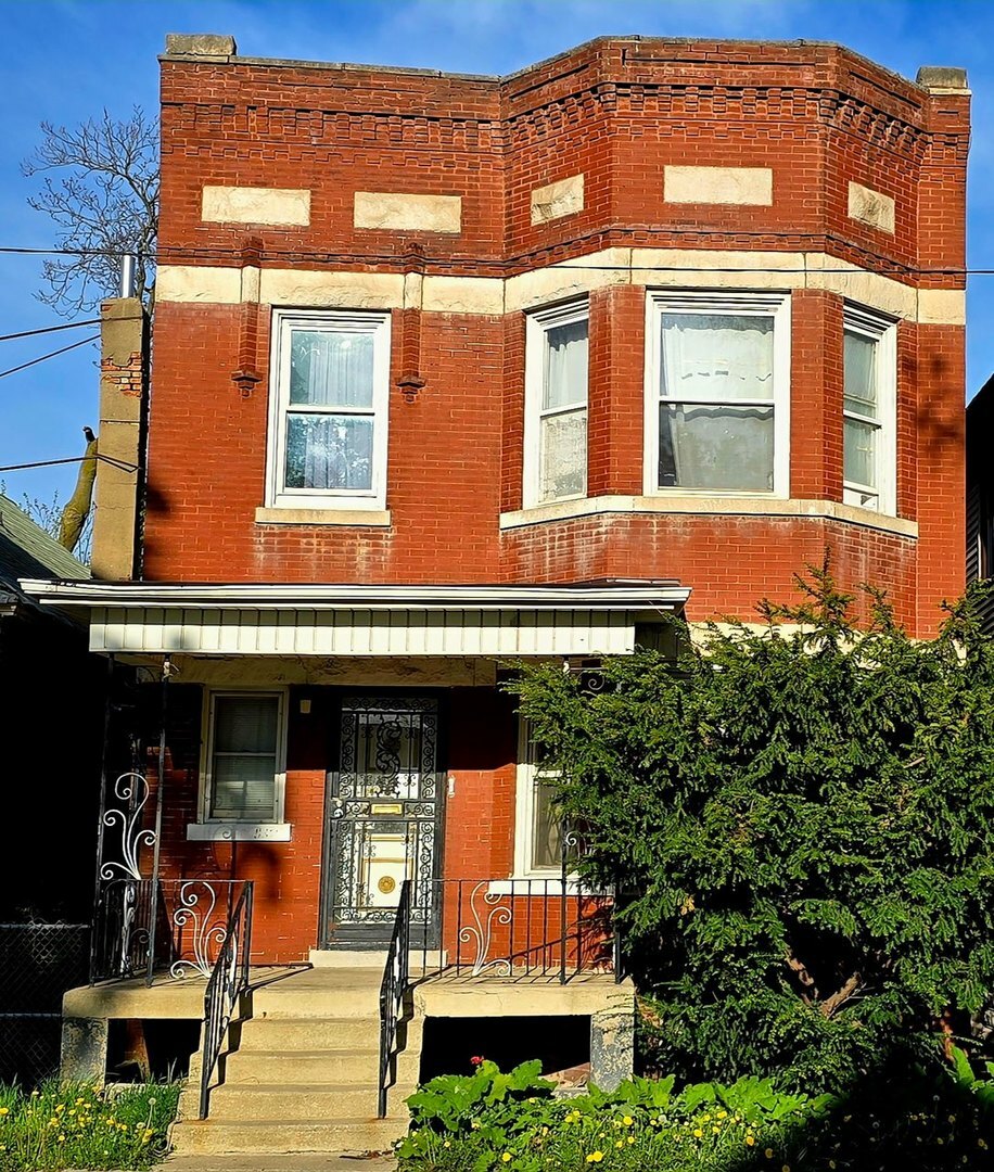 Property Photo: 11305 S Edbrooke Avenue IL 60628
