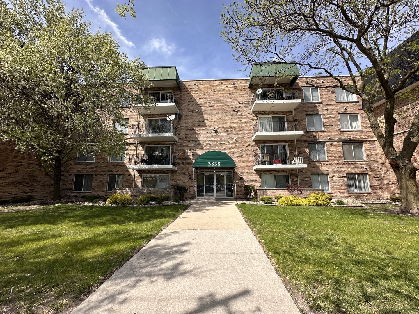 Property Photo:  3838 W 111th Street 211  IL 60655 