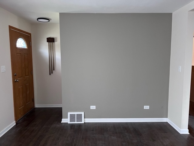 Property Photo: 5753 Washington Street IL 60516