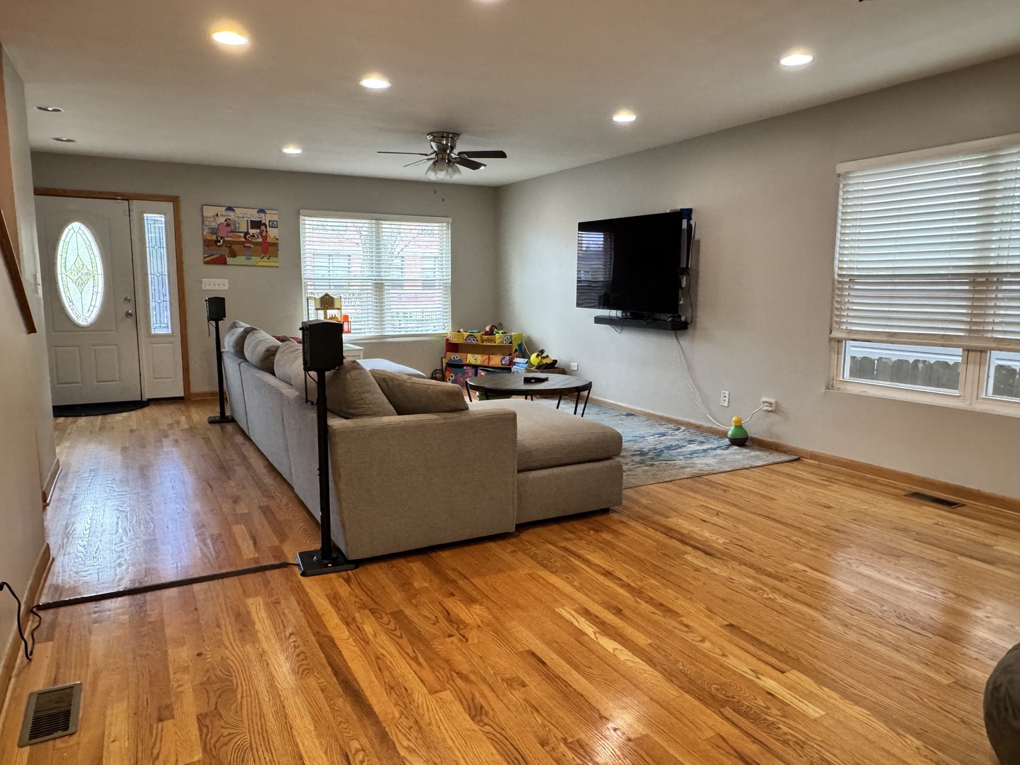 Property Photo: 1031 N Keeler Avenue IL 60651