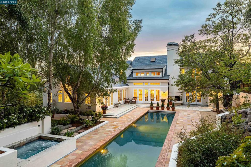 Property Photo: 32 Vicente Rd CA 94705