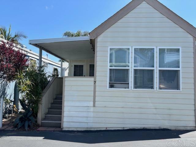 Property Photo: 1624 N Coast Hwy 101 7 CA 92024