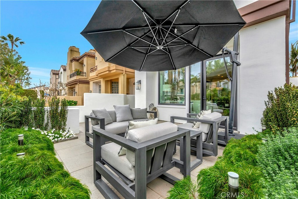 Property Photo: 511 21st Street CA 92648