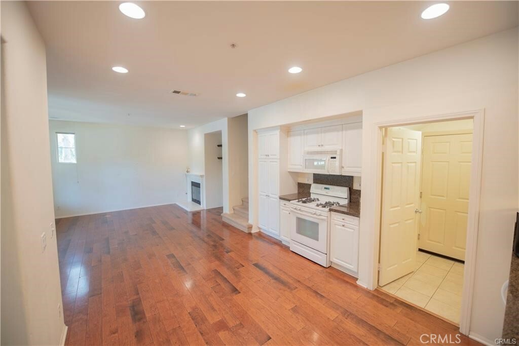 Property Photo: 41 Nightshade CA 92603