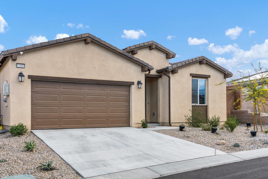 Property Photo: 11689 S Crescent Street CA 92240
