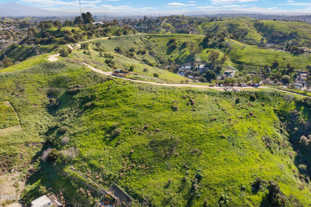 Property Photo:  334 Waldon Street  CA 91356 