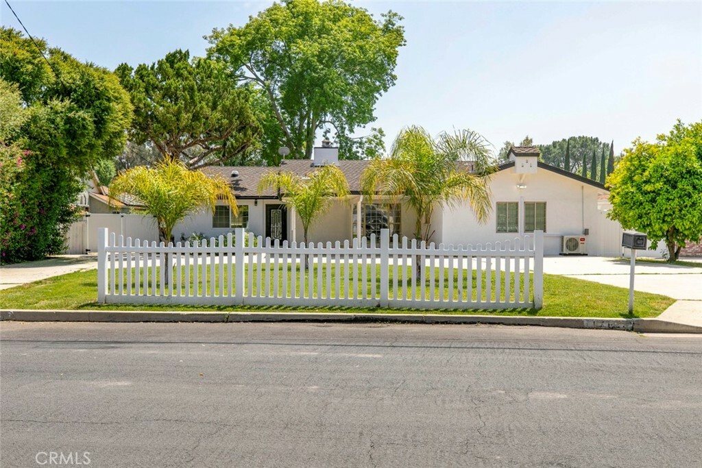 Property Photo:  17646 Raymer Street  CA 91325 