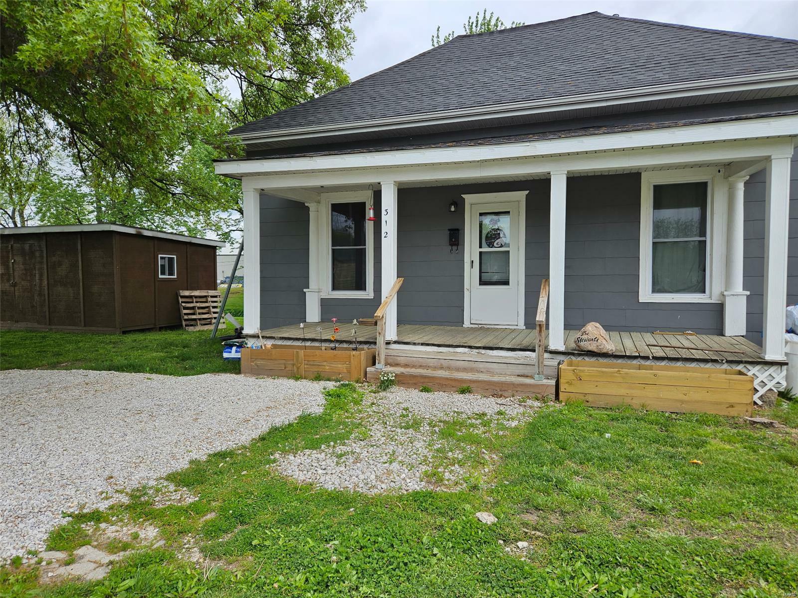 Property Photo: 312 S Locust Street MO 63456