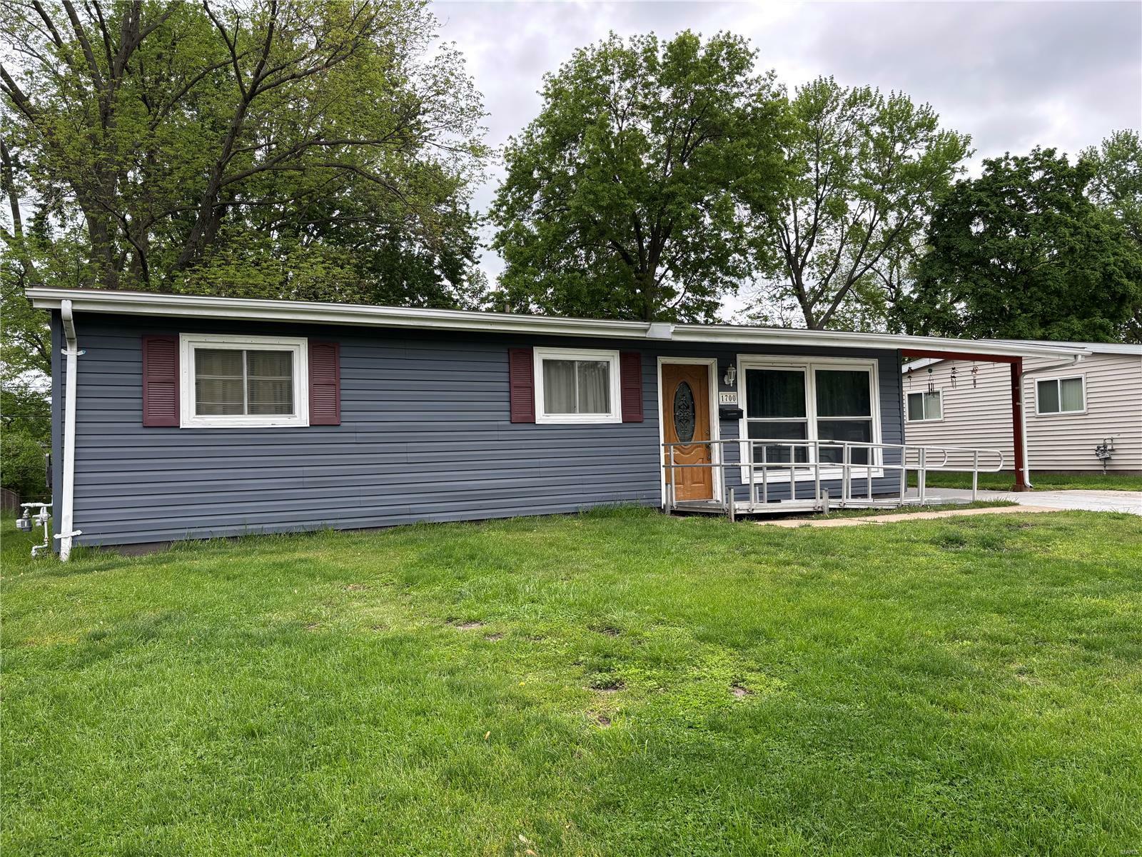 Property Photo: 1700 Kay Drive MO 63031