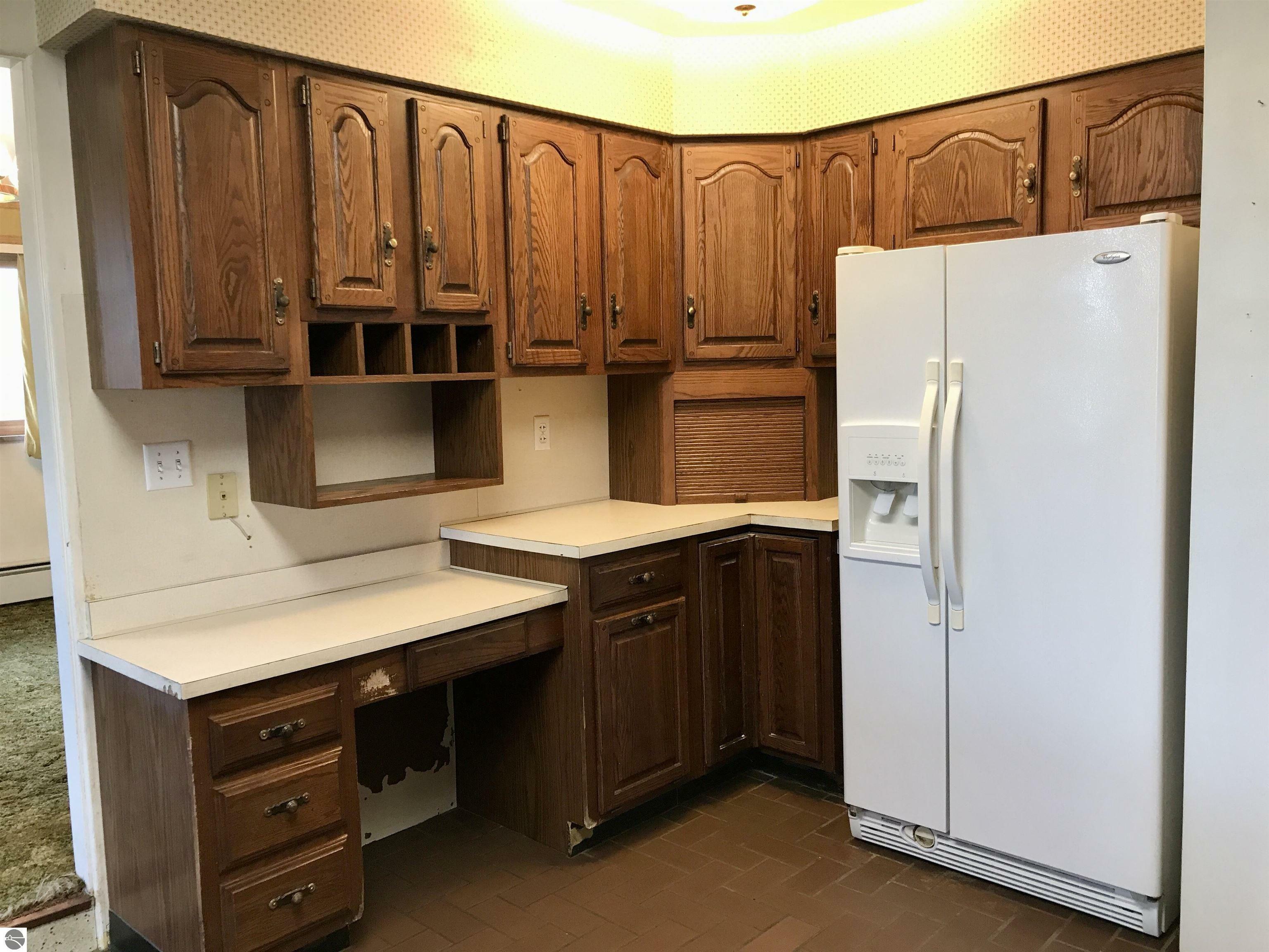 Property Photo: 418 East Drive MI 48858