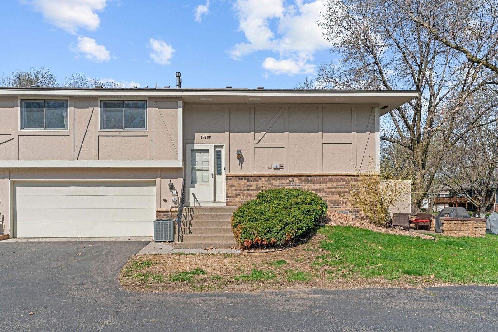 Property Photo:  13609 74th Place N  MN 55311 