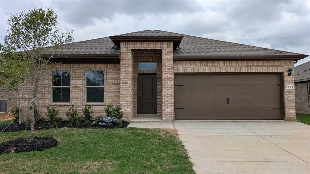 Property Photo: 1005 Traction Trail TX 76031