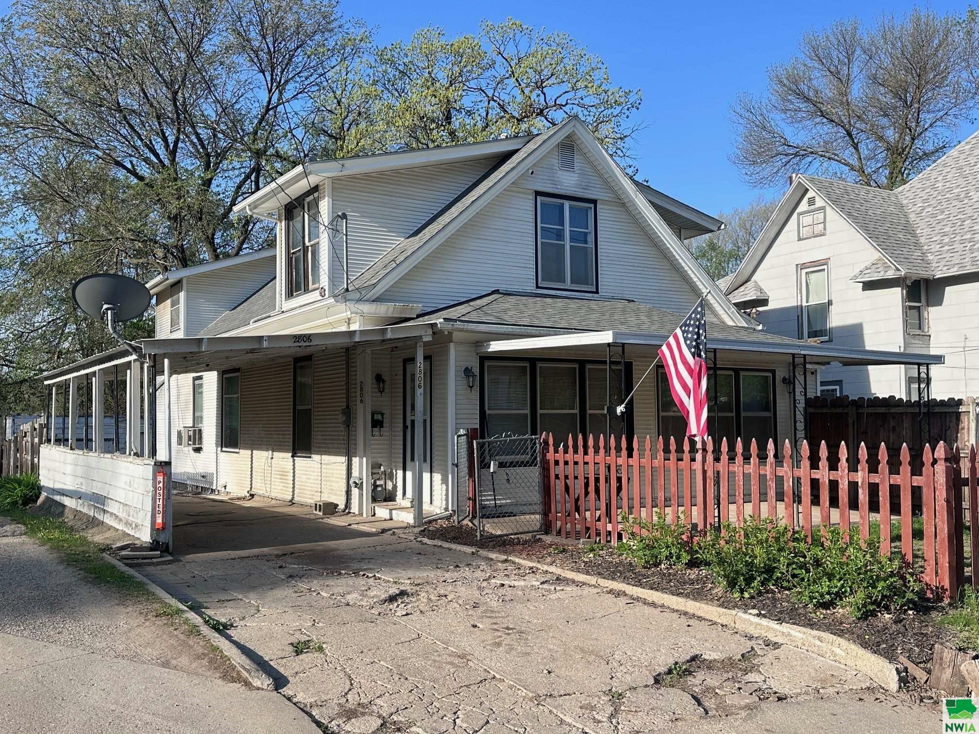 Property Photo: 2806 2nd St IA 51105