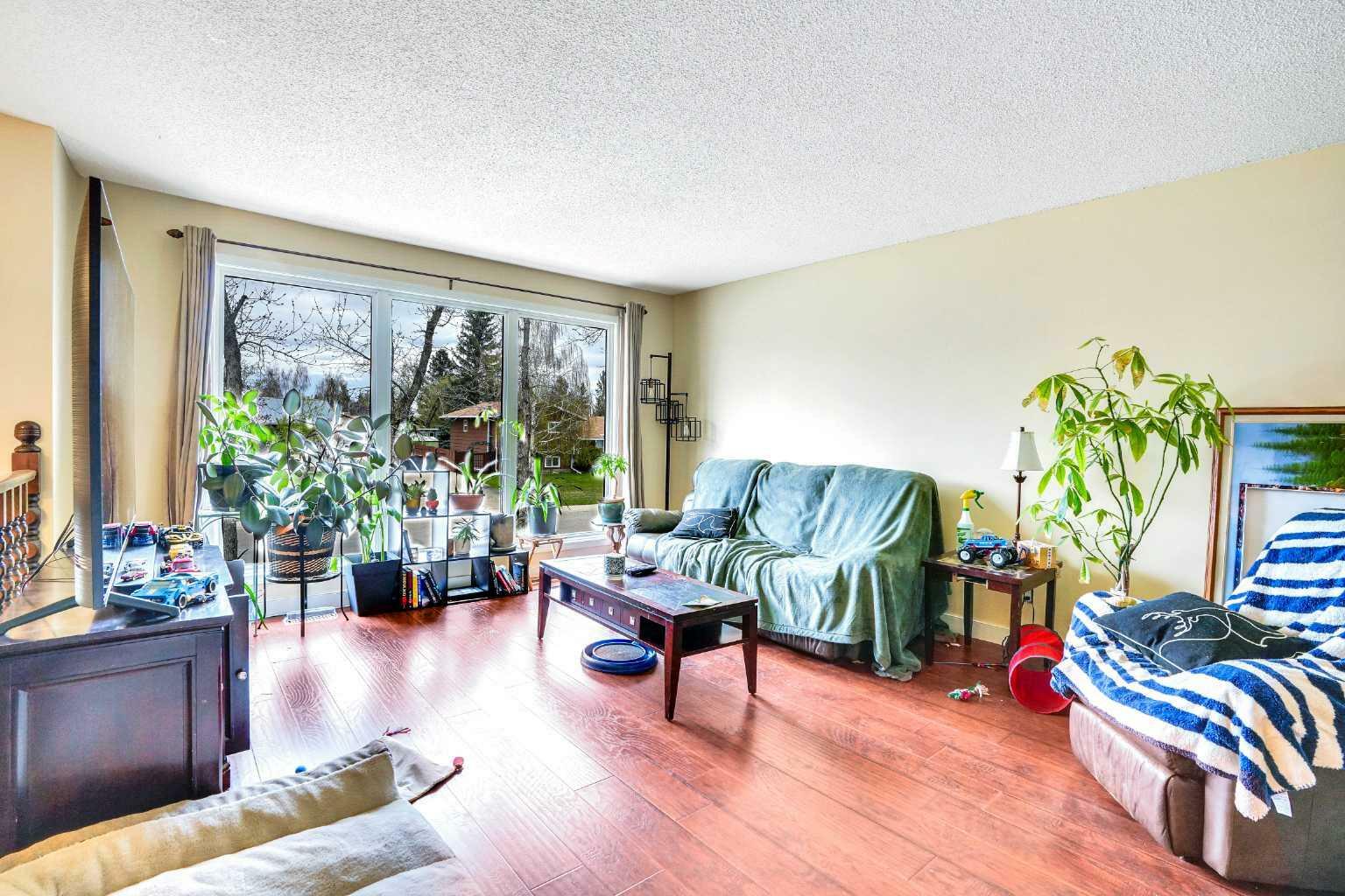 Property Photo: 2401 17 Street AB T0L 1R0