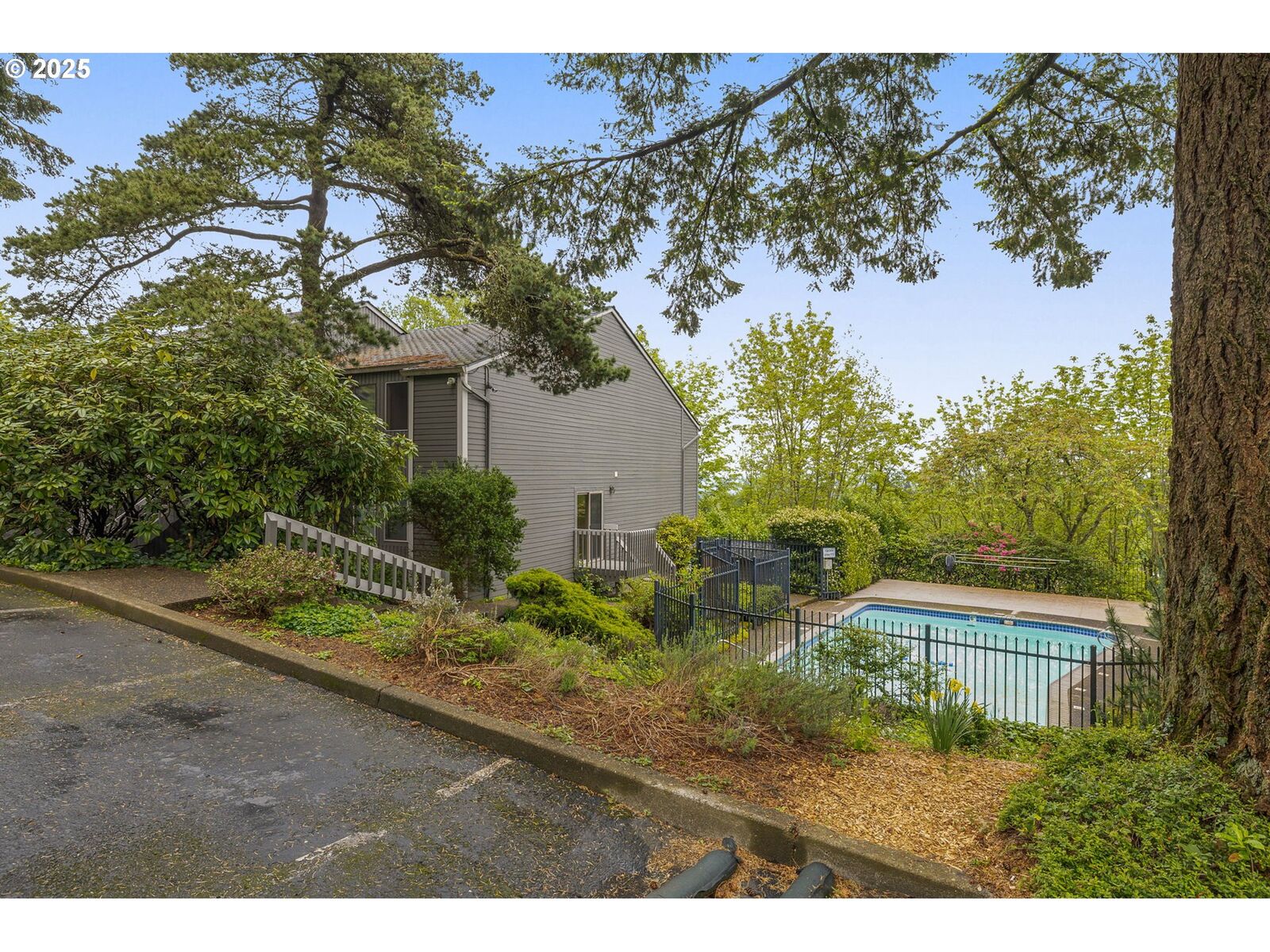 Property Photo:  44 Eagle Crest Dr 19  OR 97034 