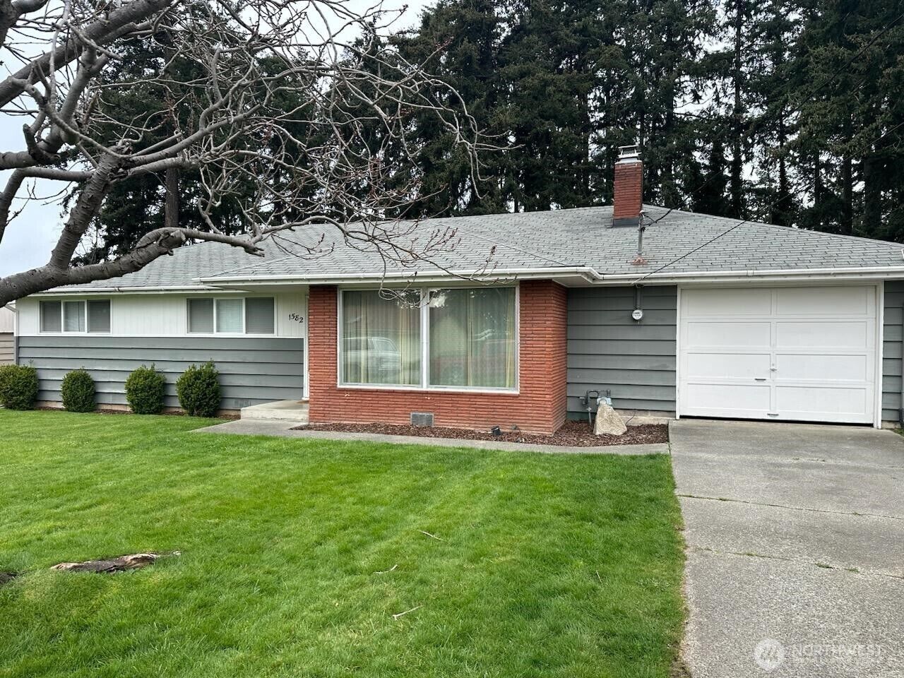 Property Photo: 1582 NE 5th Avenue WA 98277