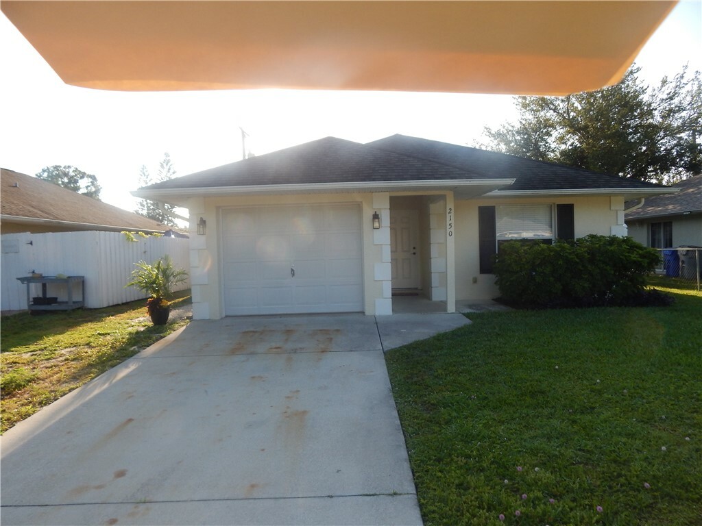 Property Photo: 2150 86th Avenue FL 32966