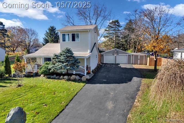 Property Photo: 2716 Weaverton MI 48307