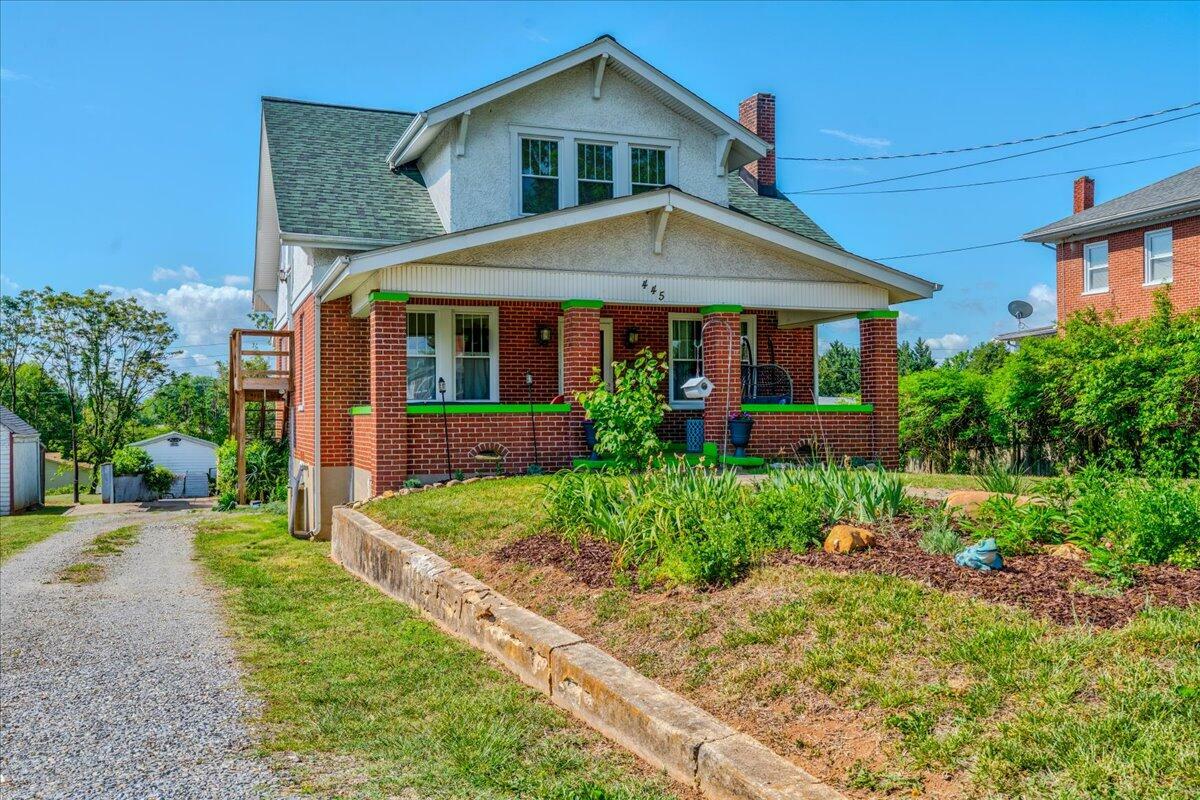 Property Photo: 445 Huntington Blvd NE VA 24012