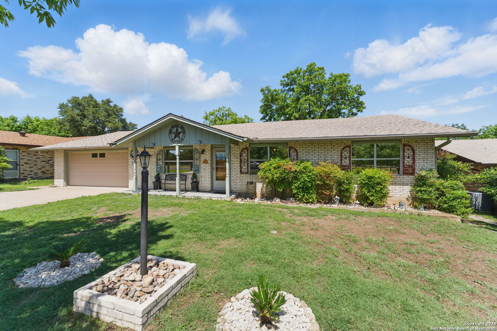 Property Photo: 155 Valley View TX 78028