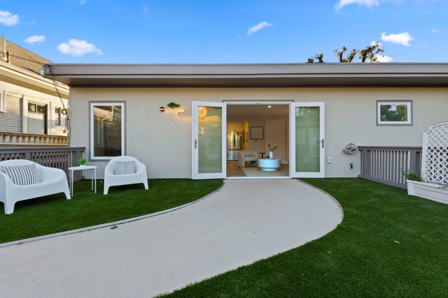 Property Photo: 2815 Regent Street 3 CA 94705