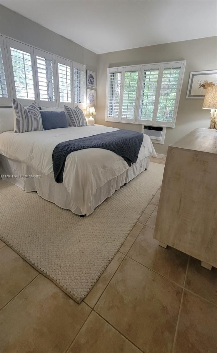 Property Photo: 624 Orton Ave 19 FL 33304