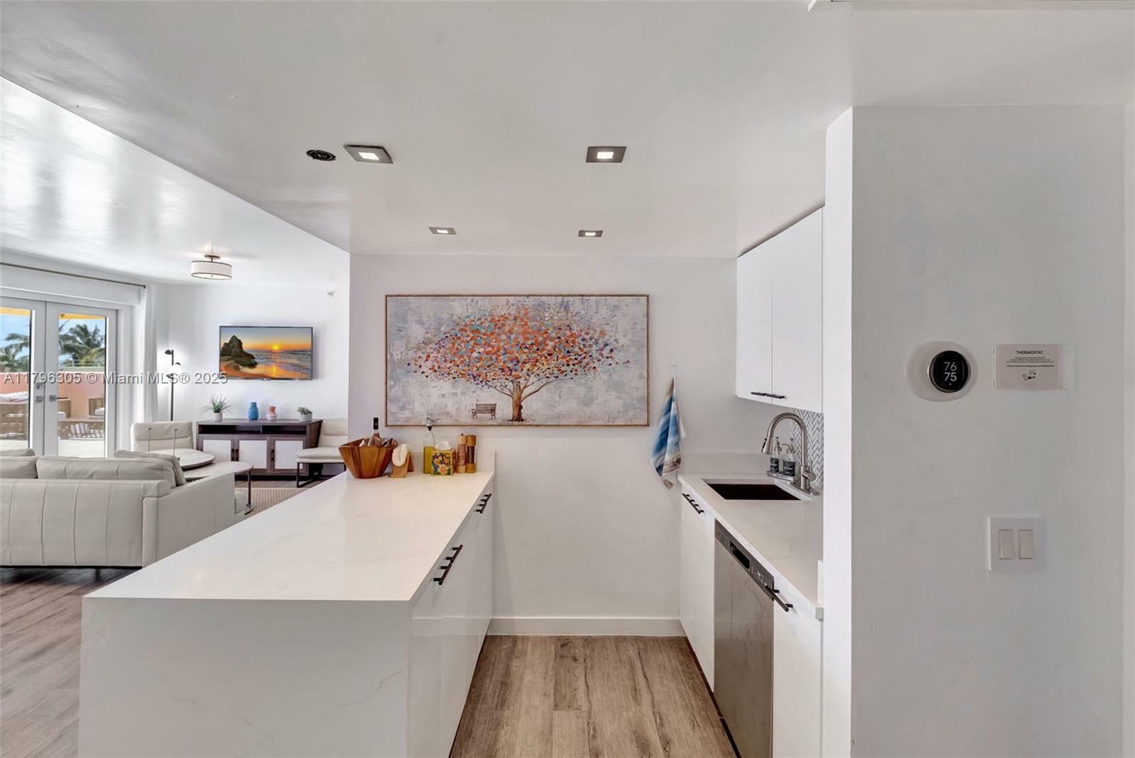 Property Photo: 834 Ocean Dr 402 FL 33139