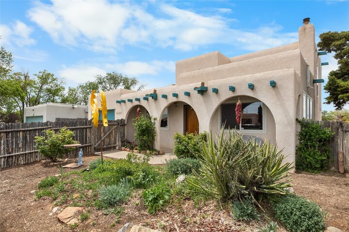 Property Photo:  1150 Vuelta De Las Acequias  NM 87507 