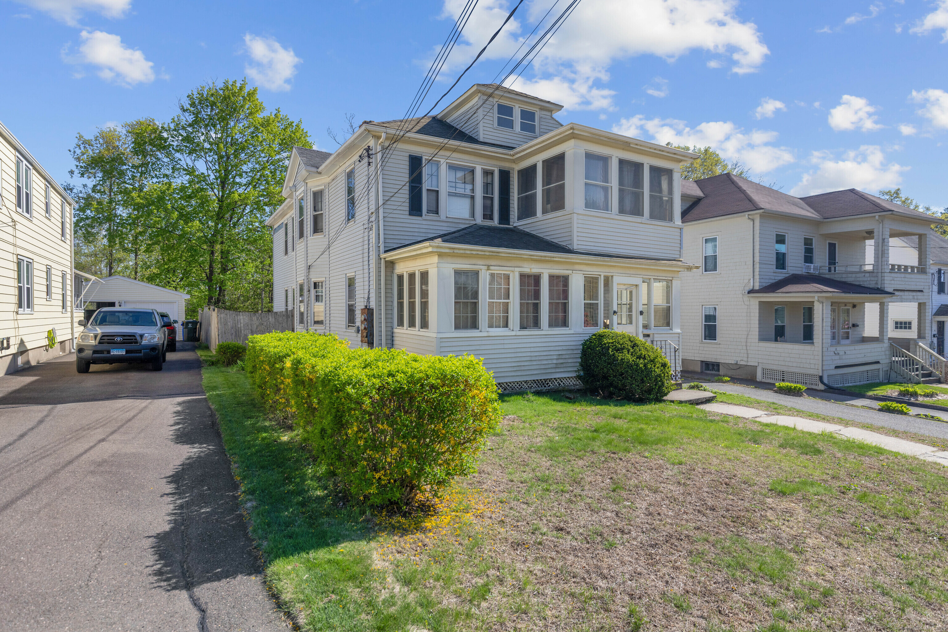 Property Photo: 33 Woodmere Road CT 06119