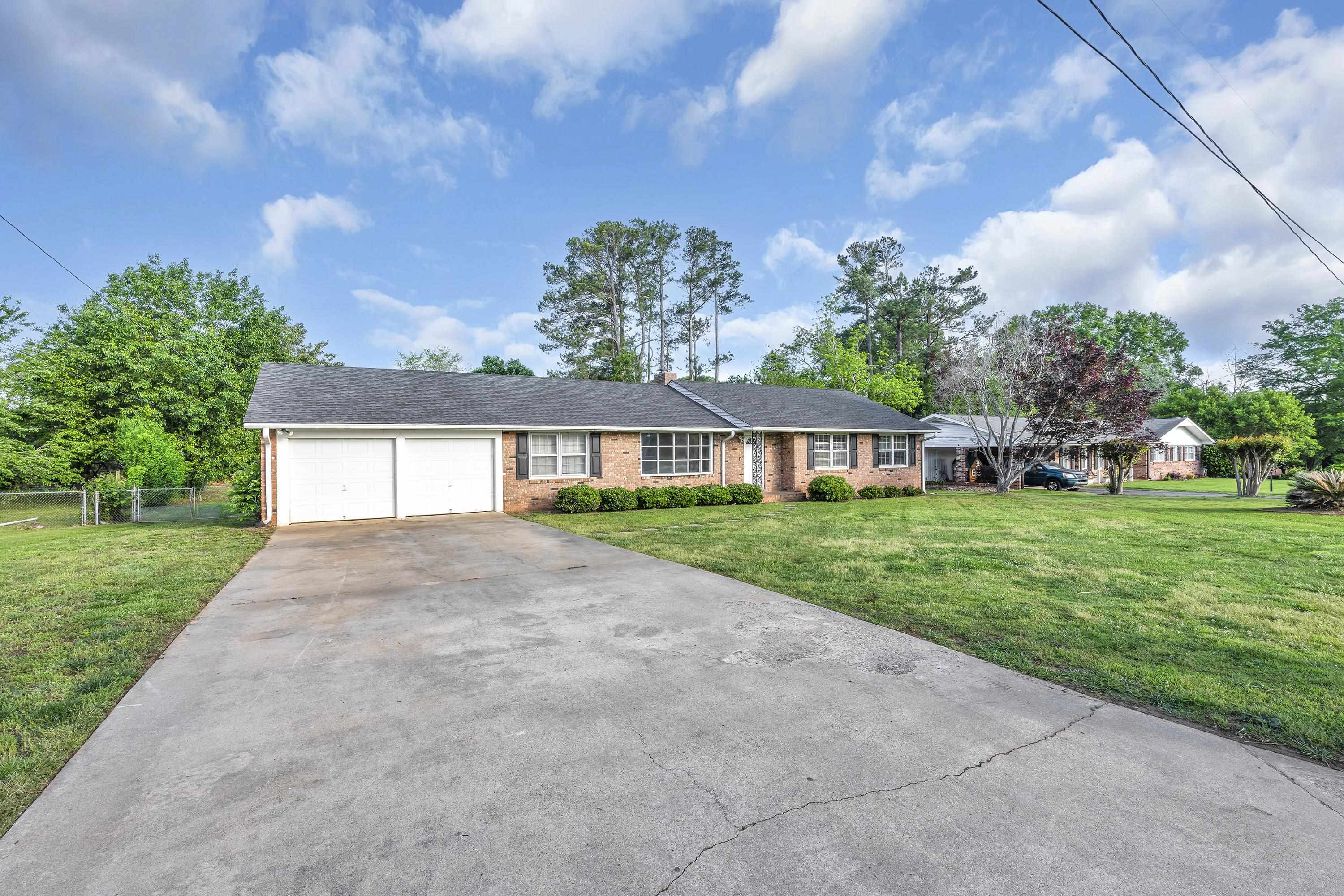 Property Photo: 104 Saint James Drive SC 29301