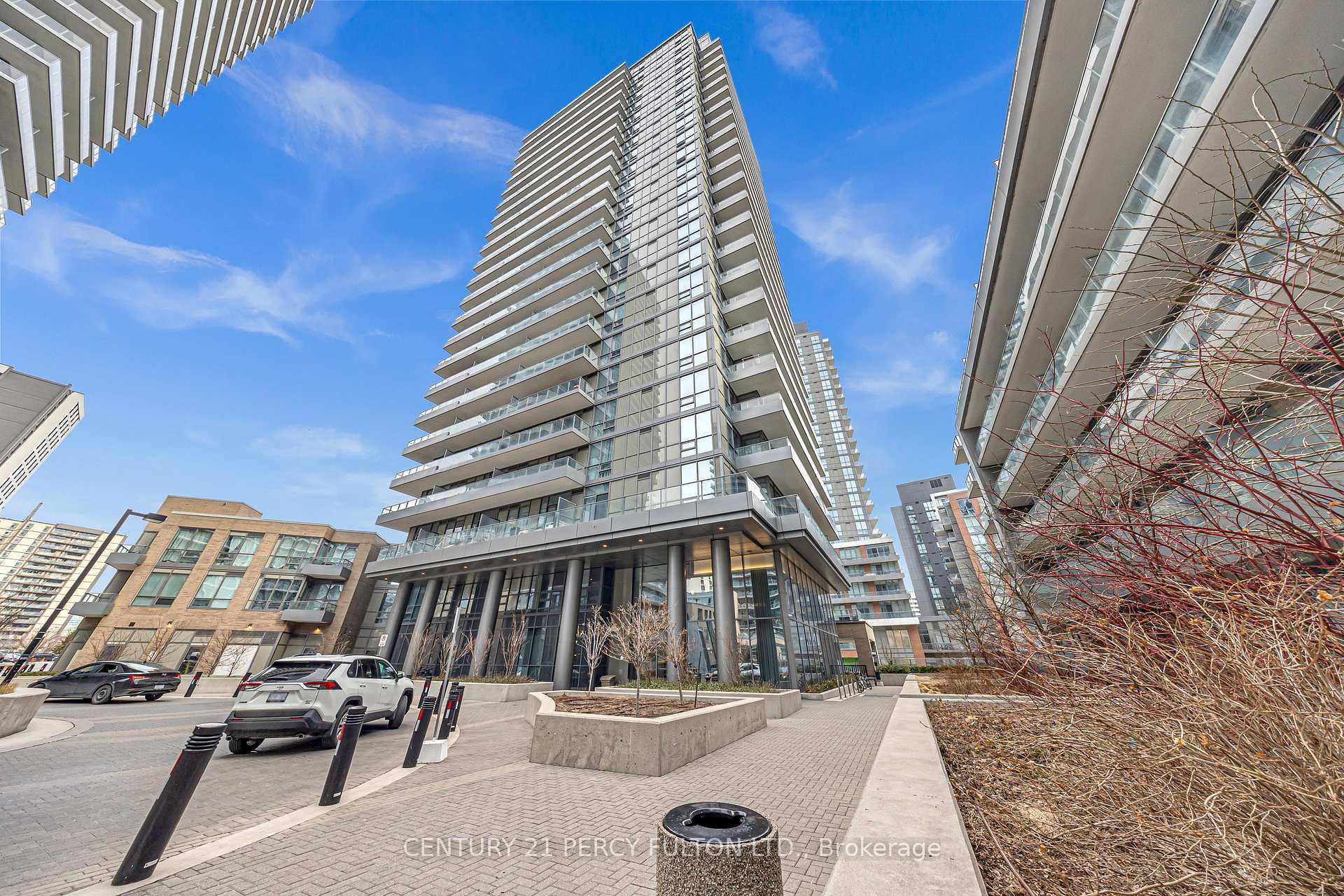 Photo de la propriété: 50 Forest Manor Road 1702 ON M2J 0E3