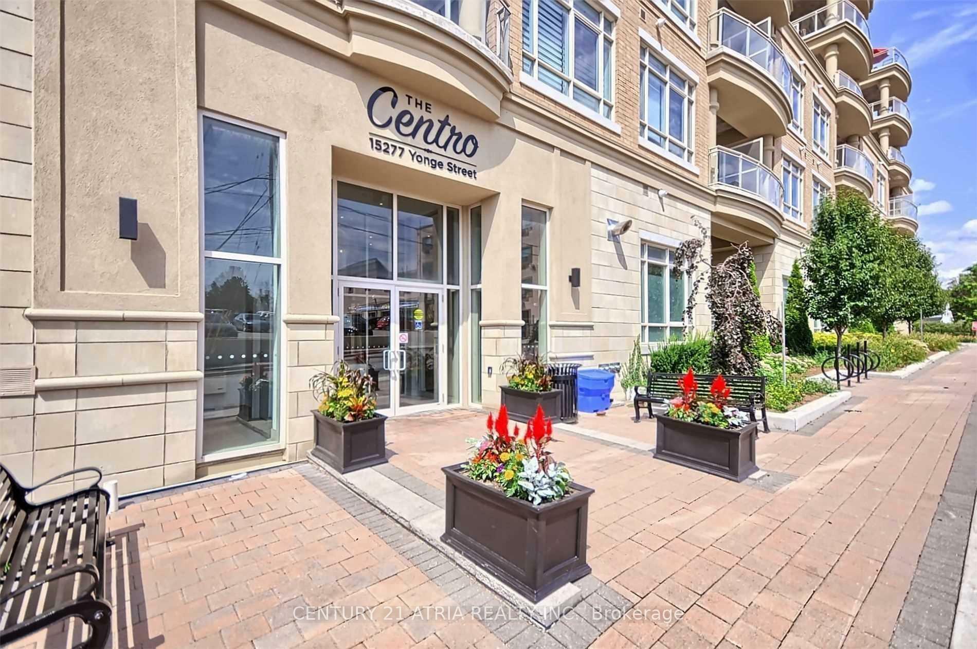 Photo de la propriété: 15277 Yonge Street 404A ON L4G 1Y3