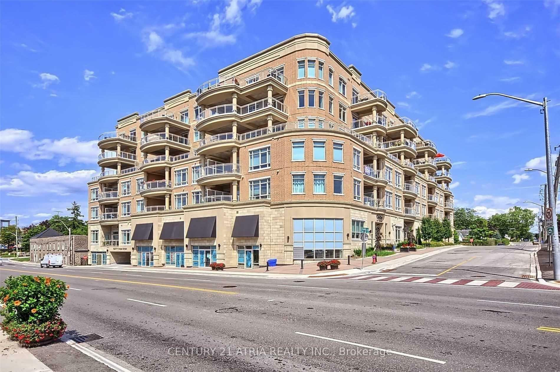 Property Photo: 15277 Yonge Street 404A ON L4G 1Y3