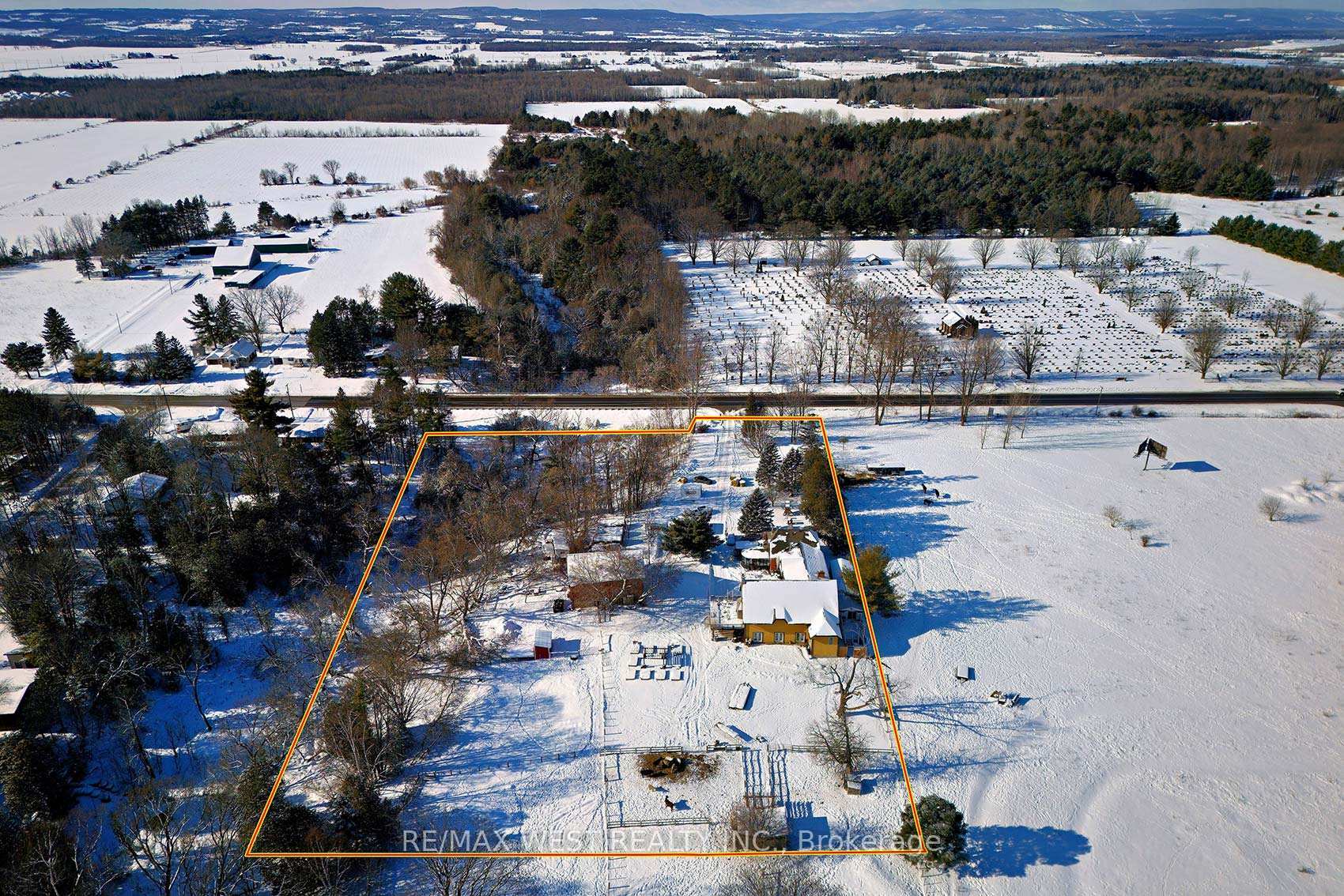 Property Photo: 7640 Highway 26 Highway ON L0M 1S0